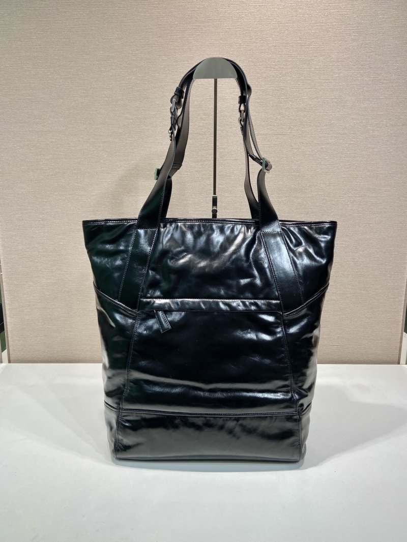 Pra*a tote bags